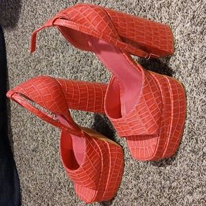 Pink alligator print chunky Heel